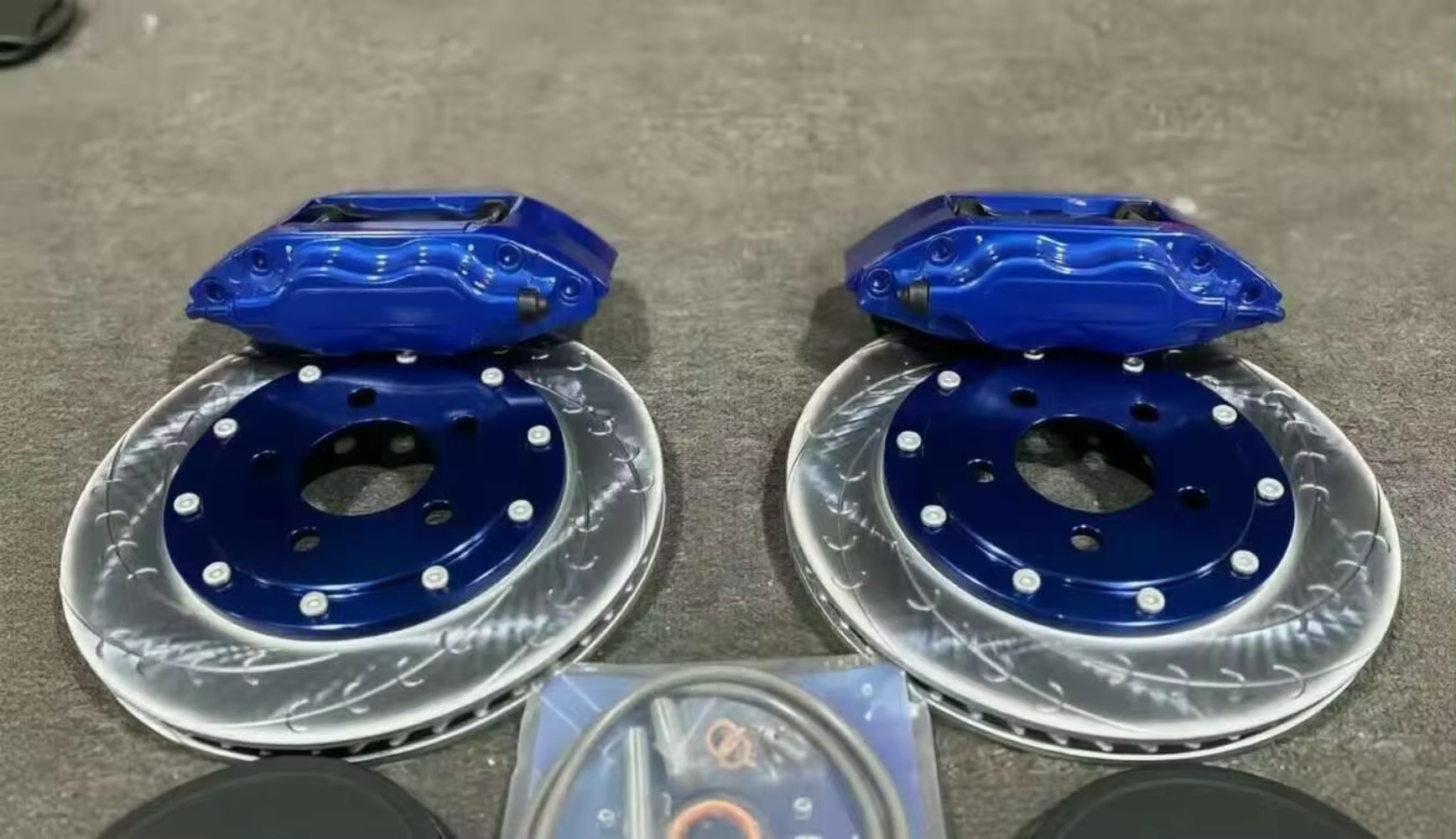 Nuevos Kits de Caliper de Fren - Forged Front Brake Caliper 4 Piston reseña y precio